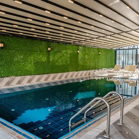 Hotel Orange Owl