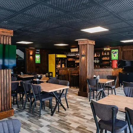 Hotel Orange Owl