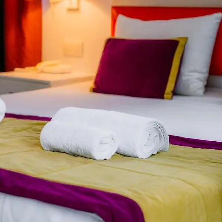 Orange Owl Hotell *